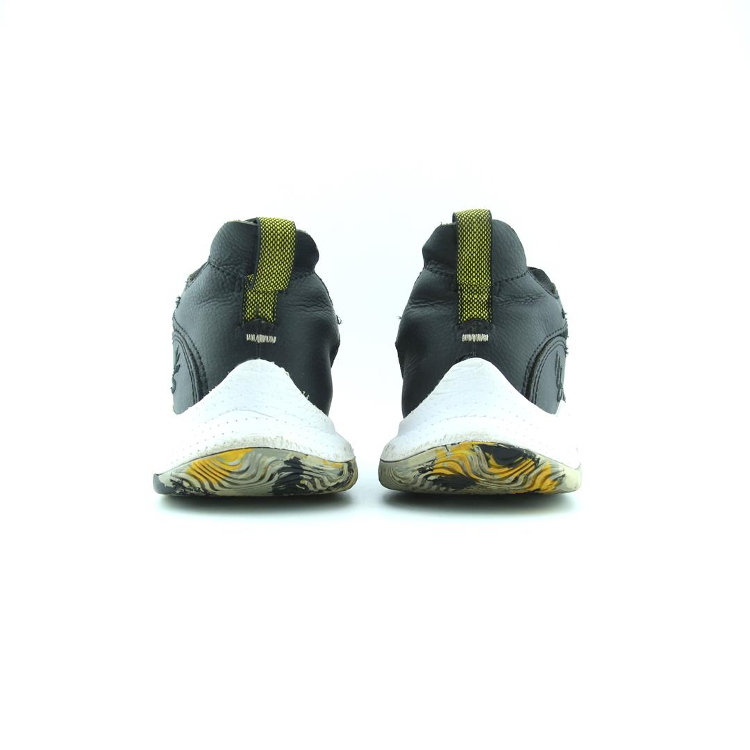 UNDER ARMOUR CURRY 3Z5