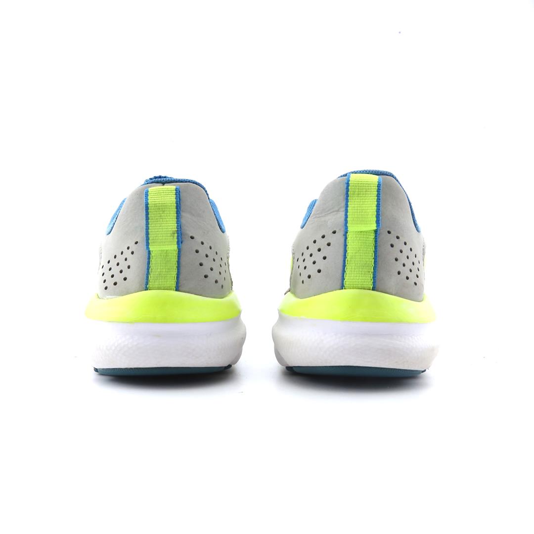 UNDER ARMOUR ASSERT 9