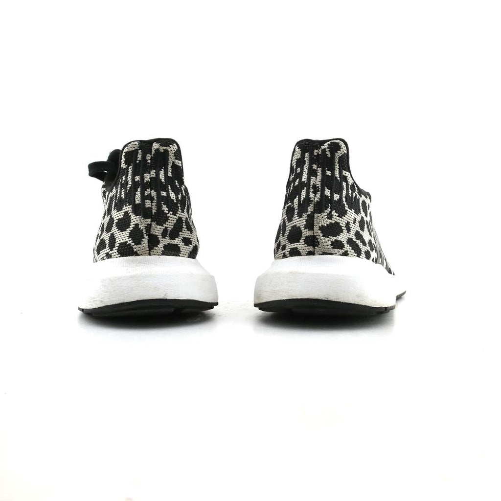 ADIDAS  SWIFT RUN LEOPARD