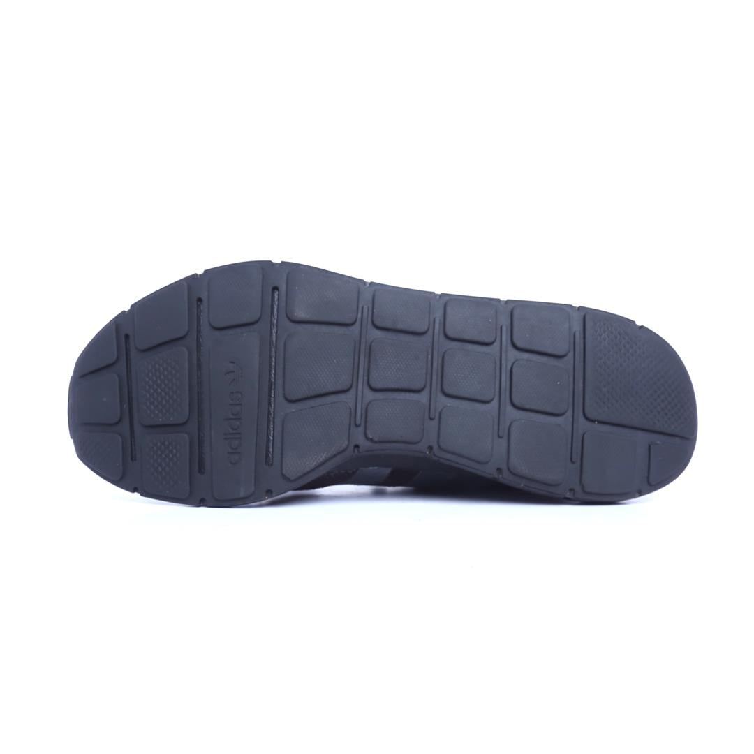 ADIDAS  SWIFT RUN