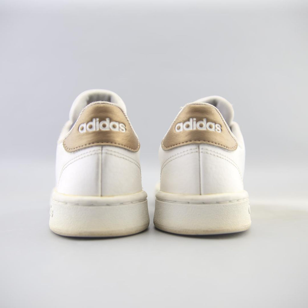 ADIDAS ADVANTAGE