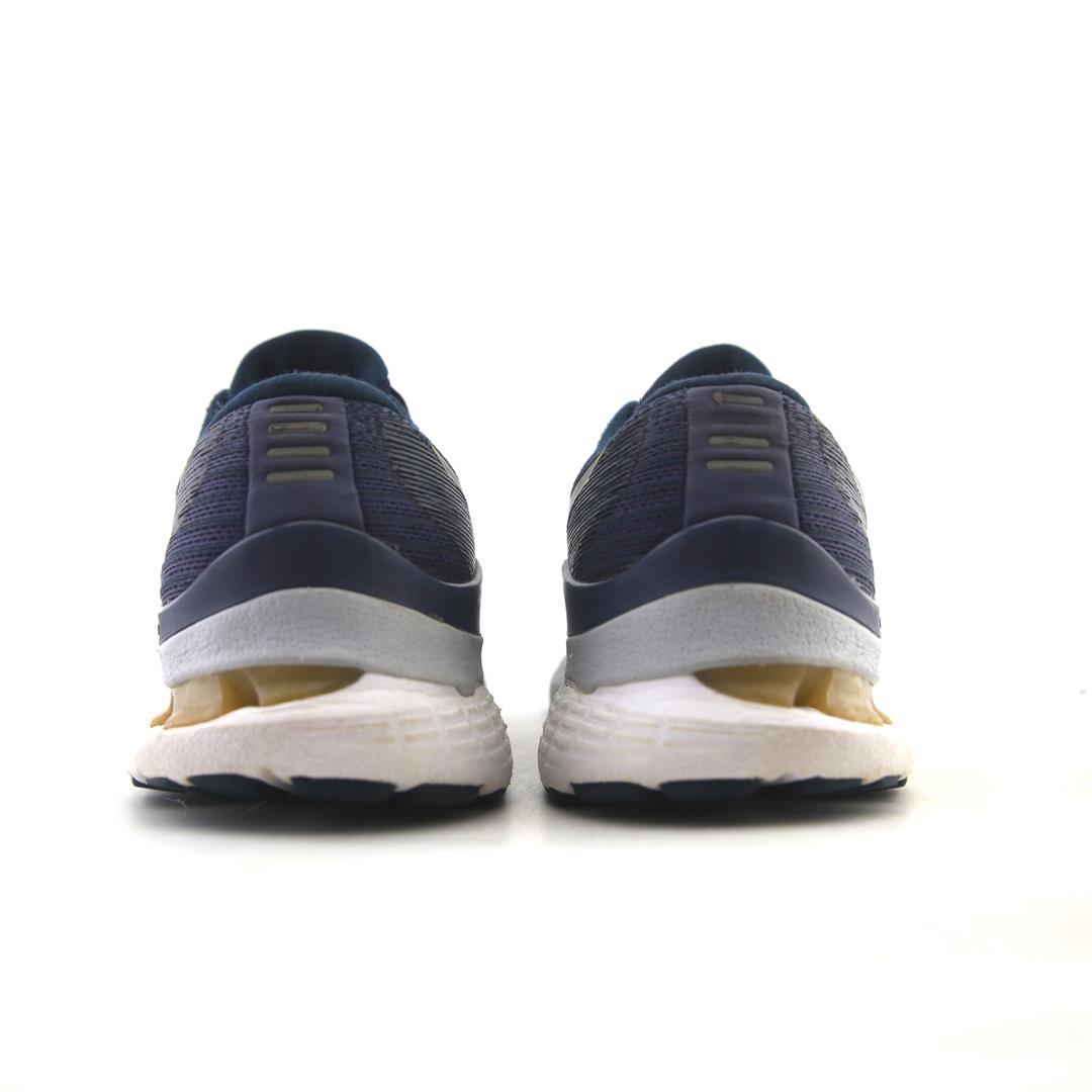 ASICS GEL-KAYANO 28