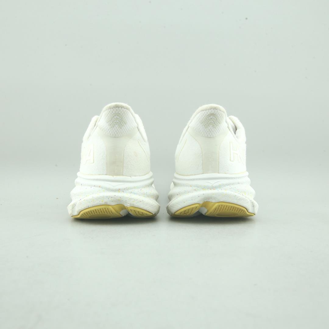 HOKA ONE ONE CLIFTON 9