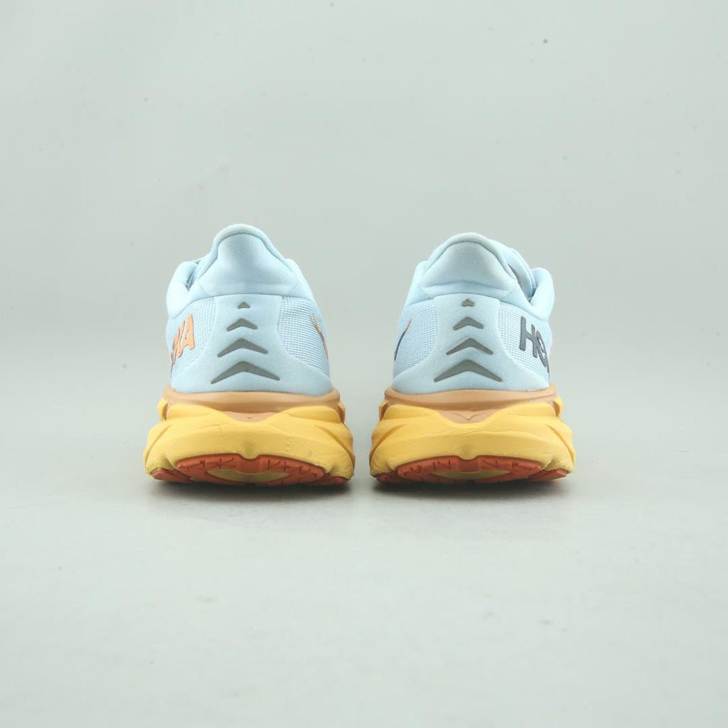 HOKA ONE ONE CLIFTON 8