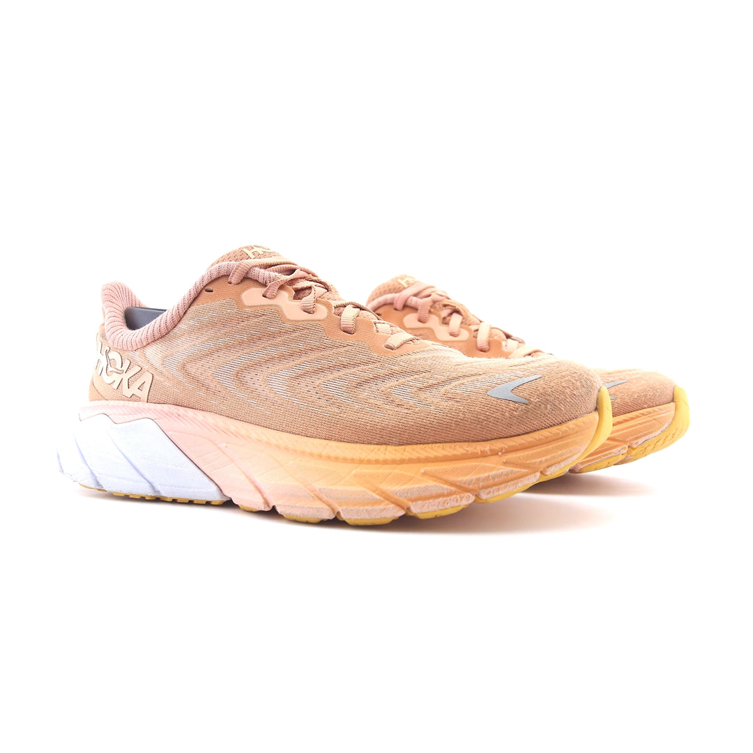 HOKA ONE ONE ARAHI 6