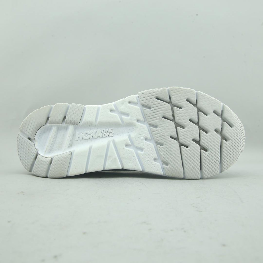HOKA ONE ONE CAVU 3
