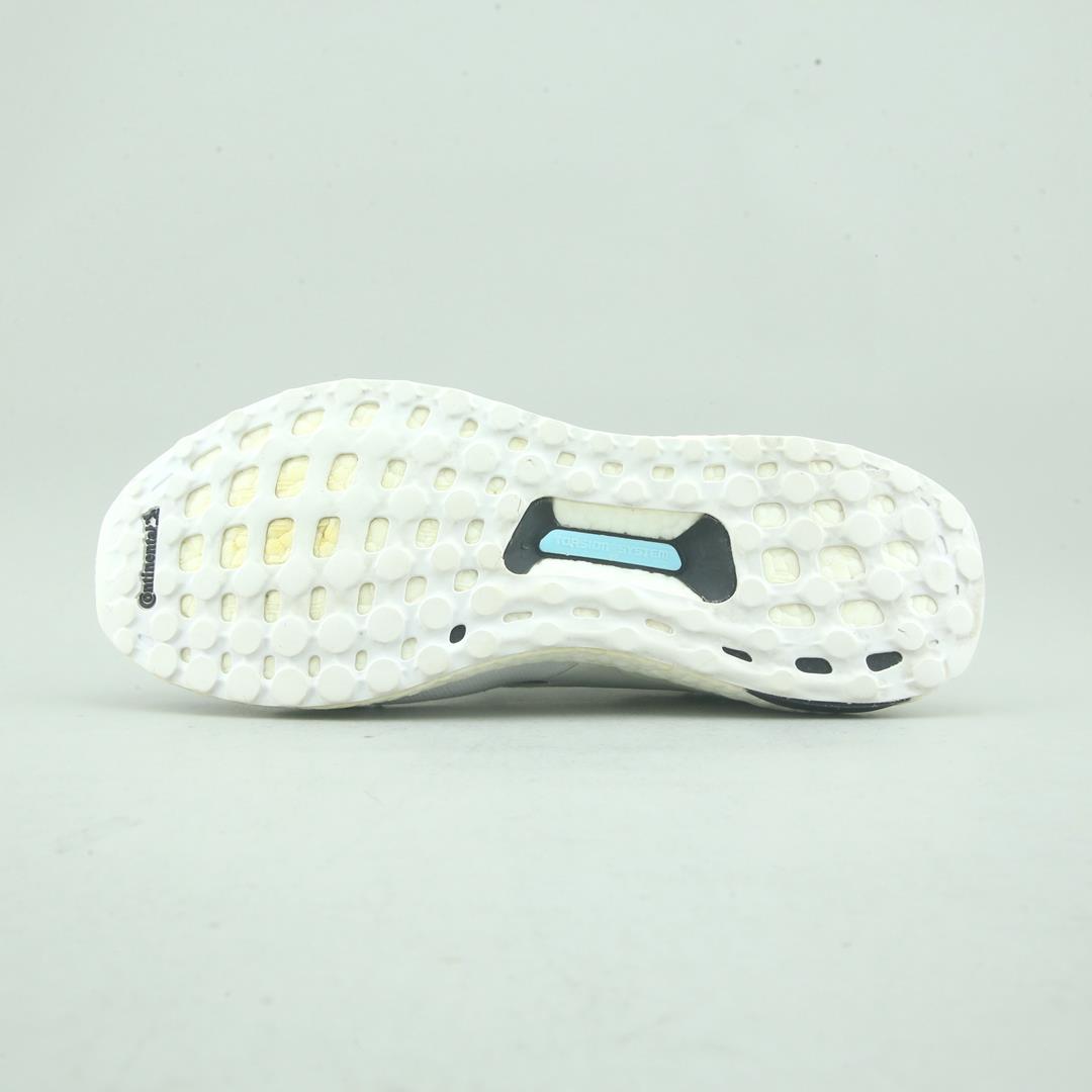 ADIDAS  ULTRABOOST  DNA