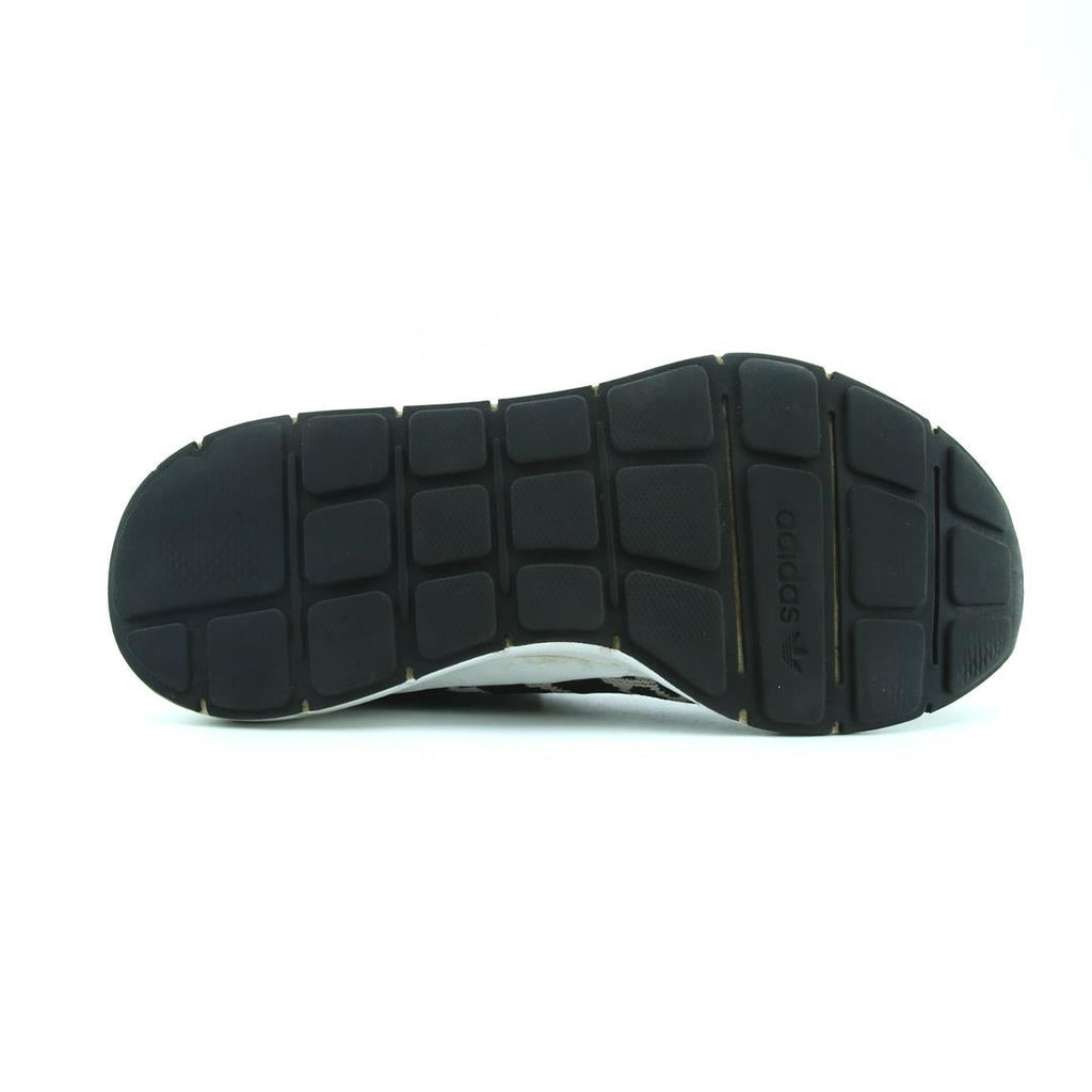 ADIDAS  SWIFT RUN