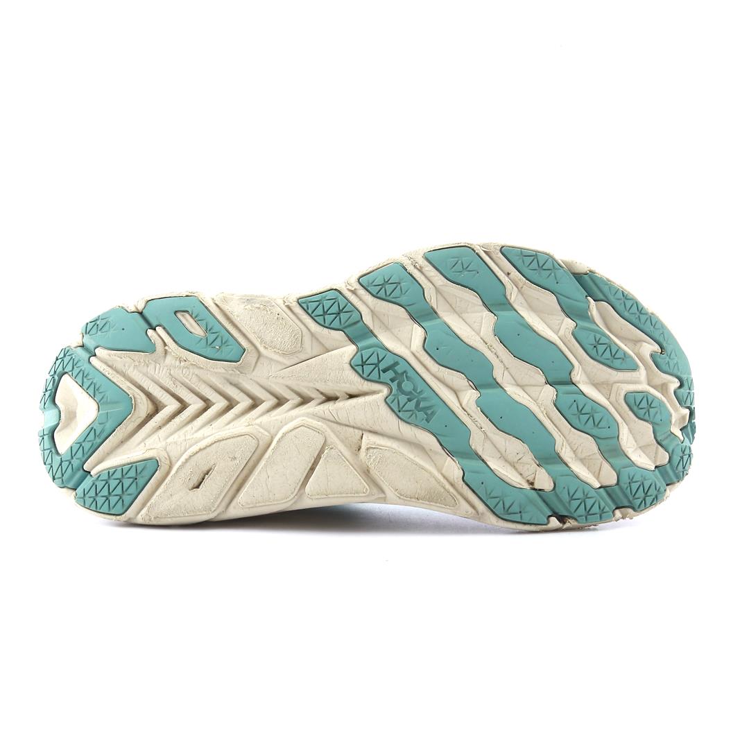 HOKA ONE ONE CLIFTON 8