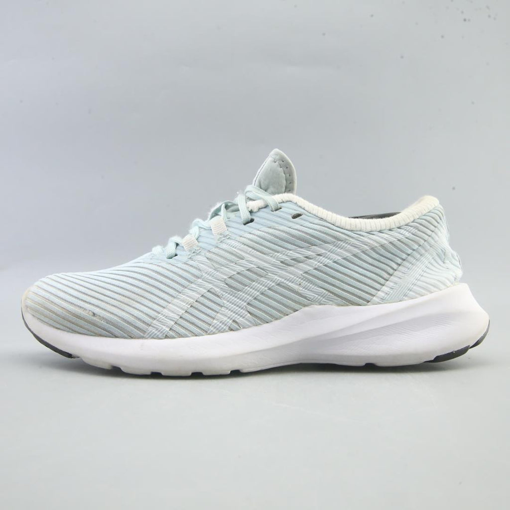 ASICS VERSABLAST