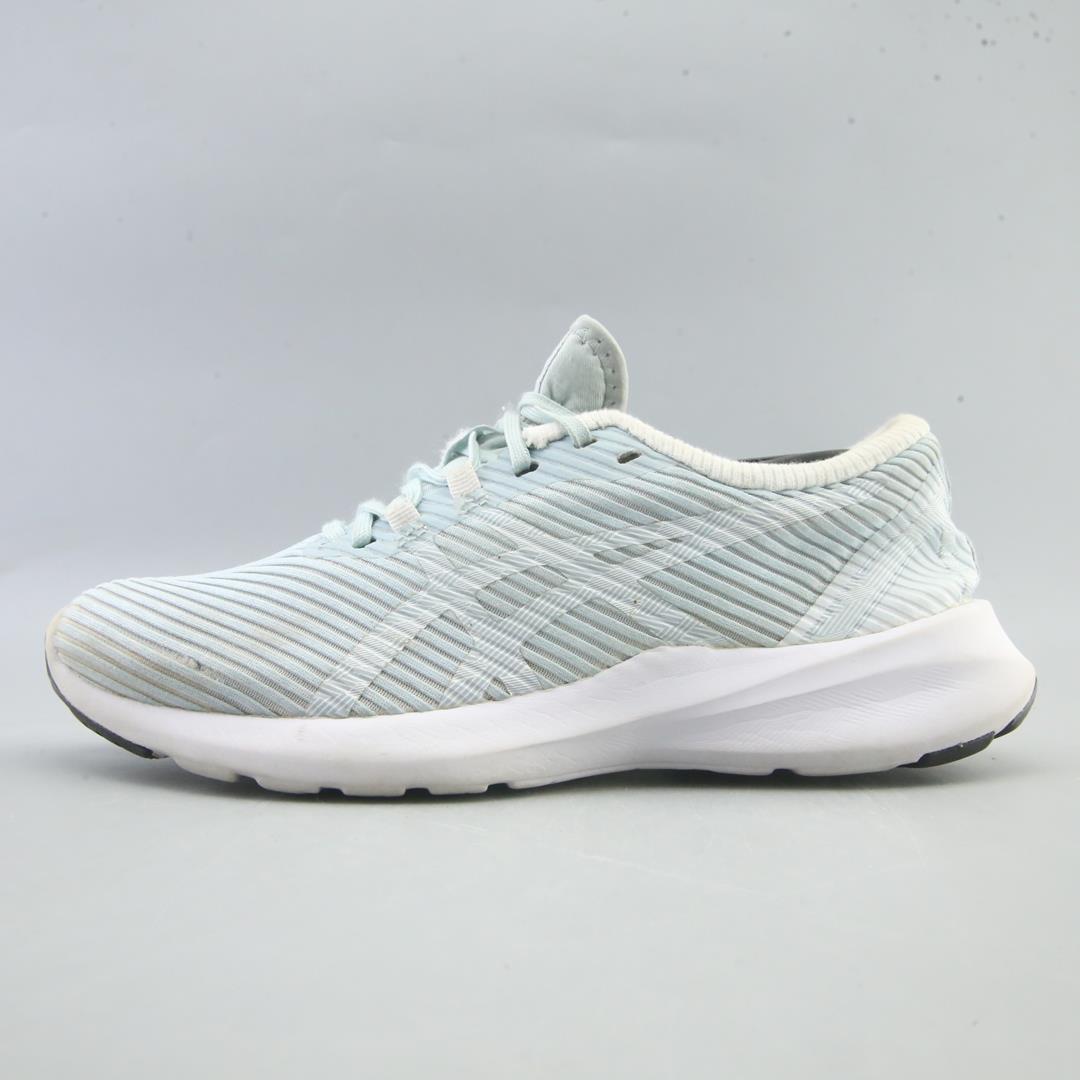ASICS VERSABLAST