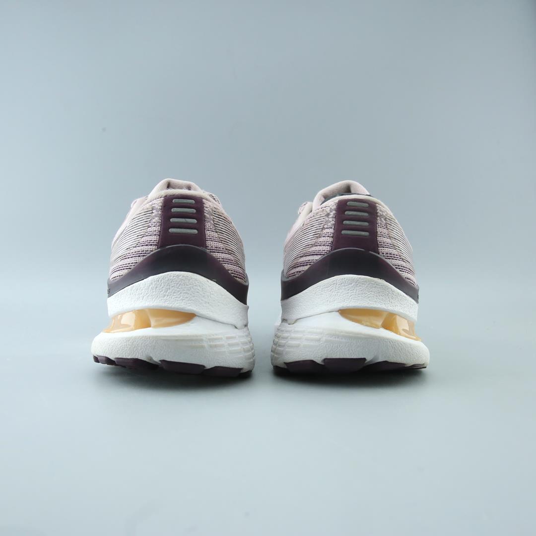 ASICS GEL KAYANO 28