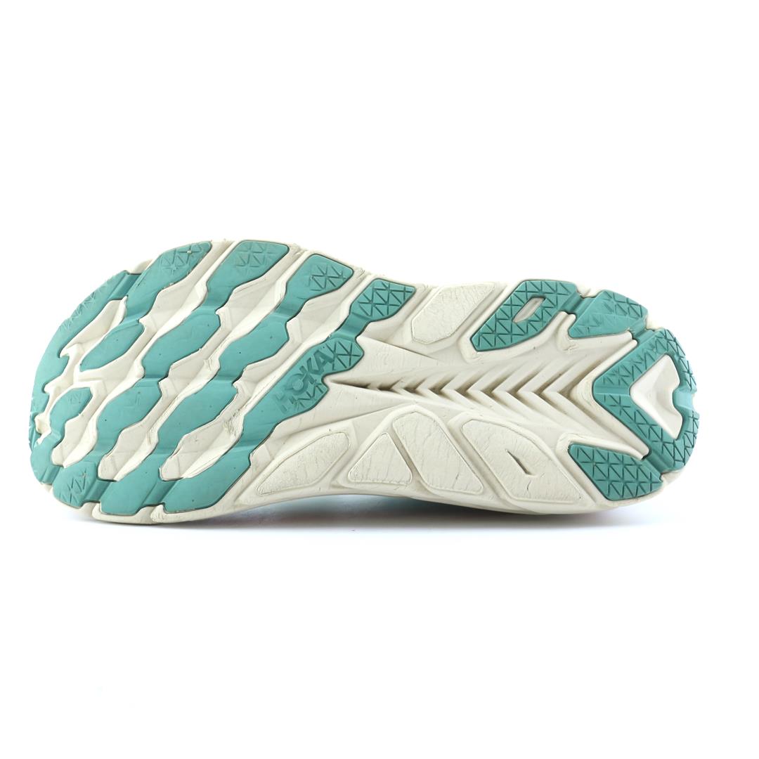 HOKA ONE ONE CLIFTON 8