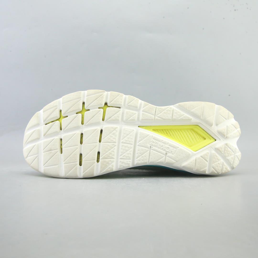 HOKA ONE ONE MACH 5