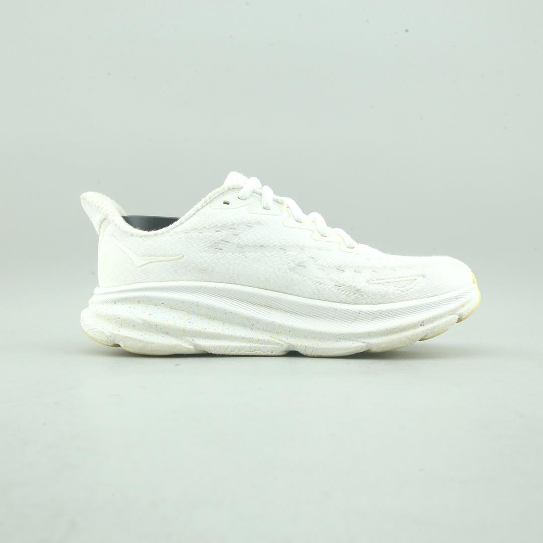 HOKA ONE ONE CLIFTON 9