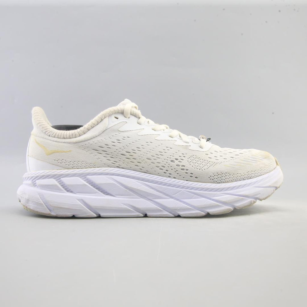 HOKA ONE ONE CLIFTON 7