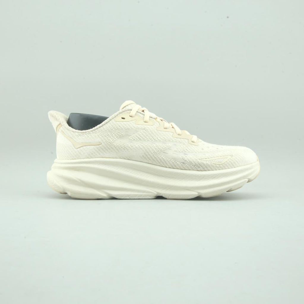 HOKA ONE ONE CLIFTON 9