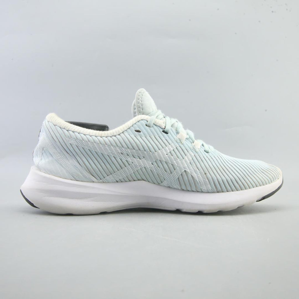 ASICS VERSABLAST