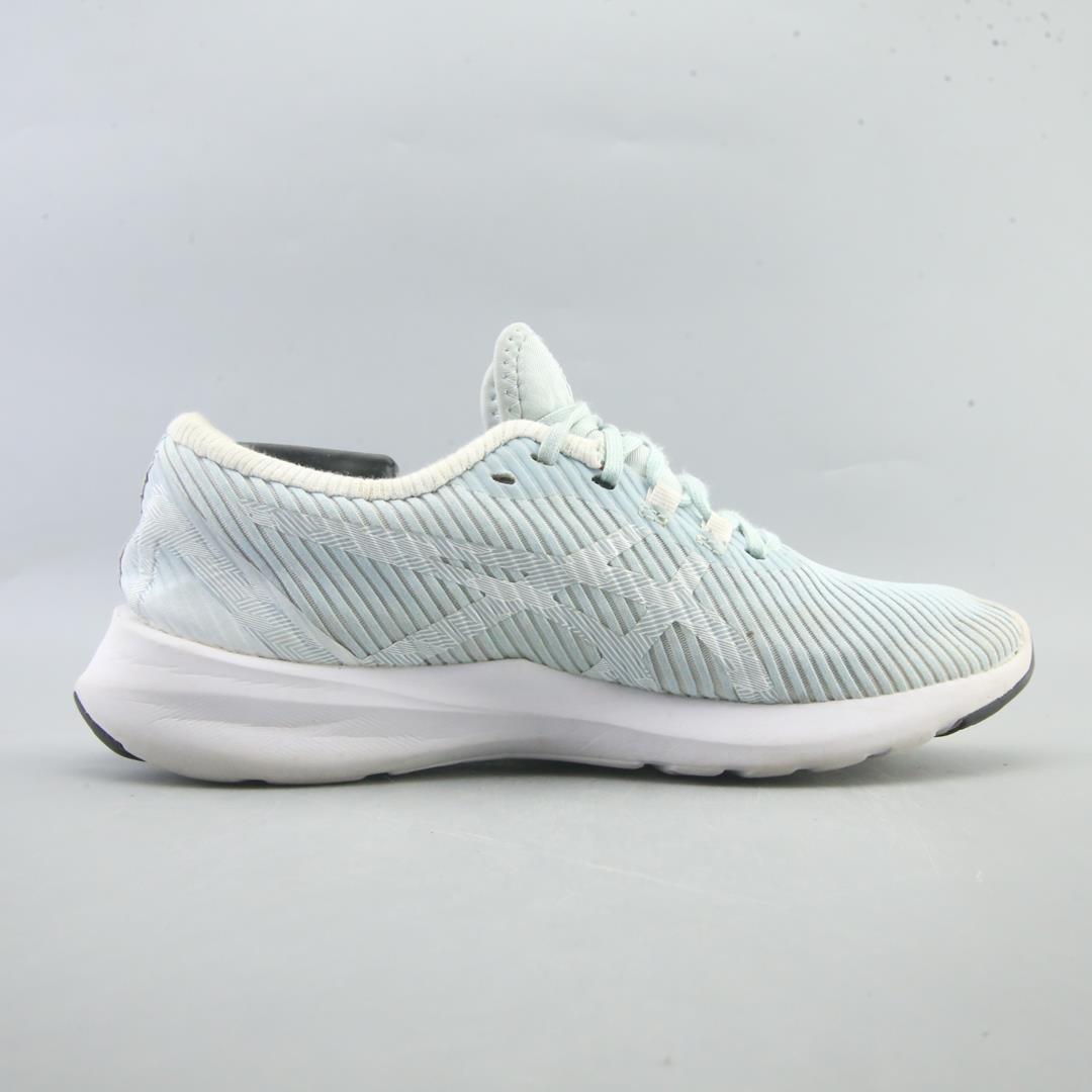 ASICS VERSABLAST