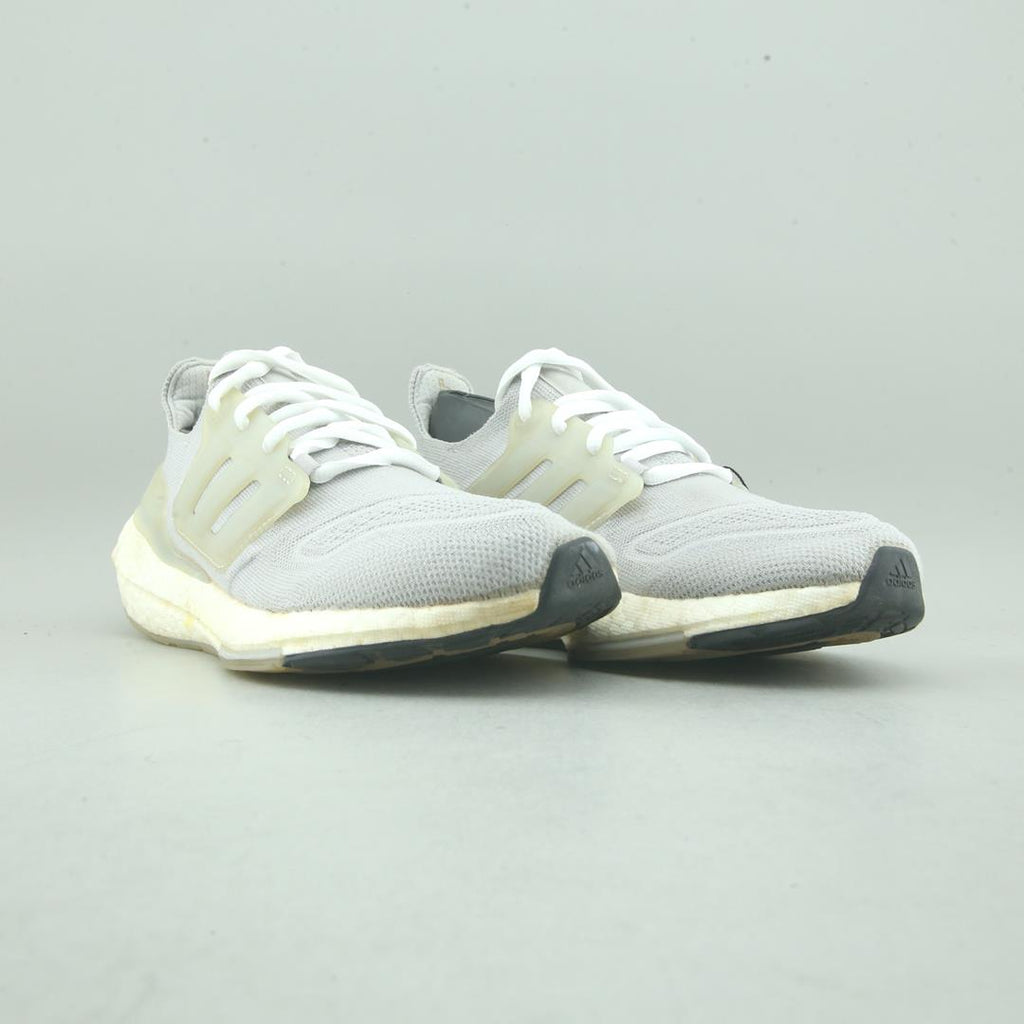 ADIDAS  ULTRA BOOST 22