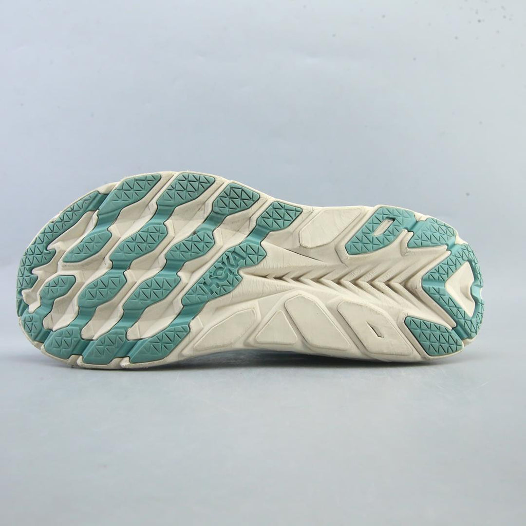 HOKA ONE ONE CLIFTON 8