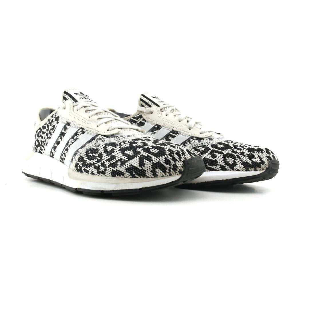 ADIDAS  SWIFT RUN X