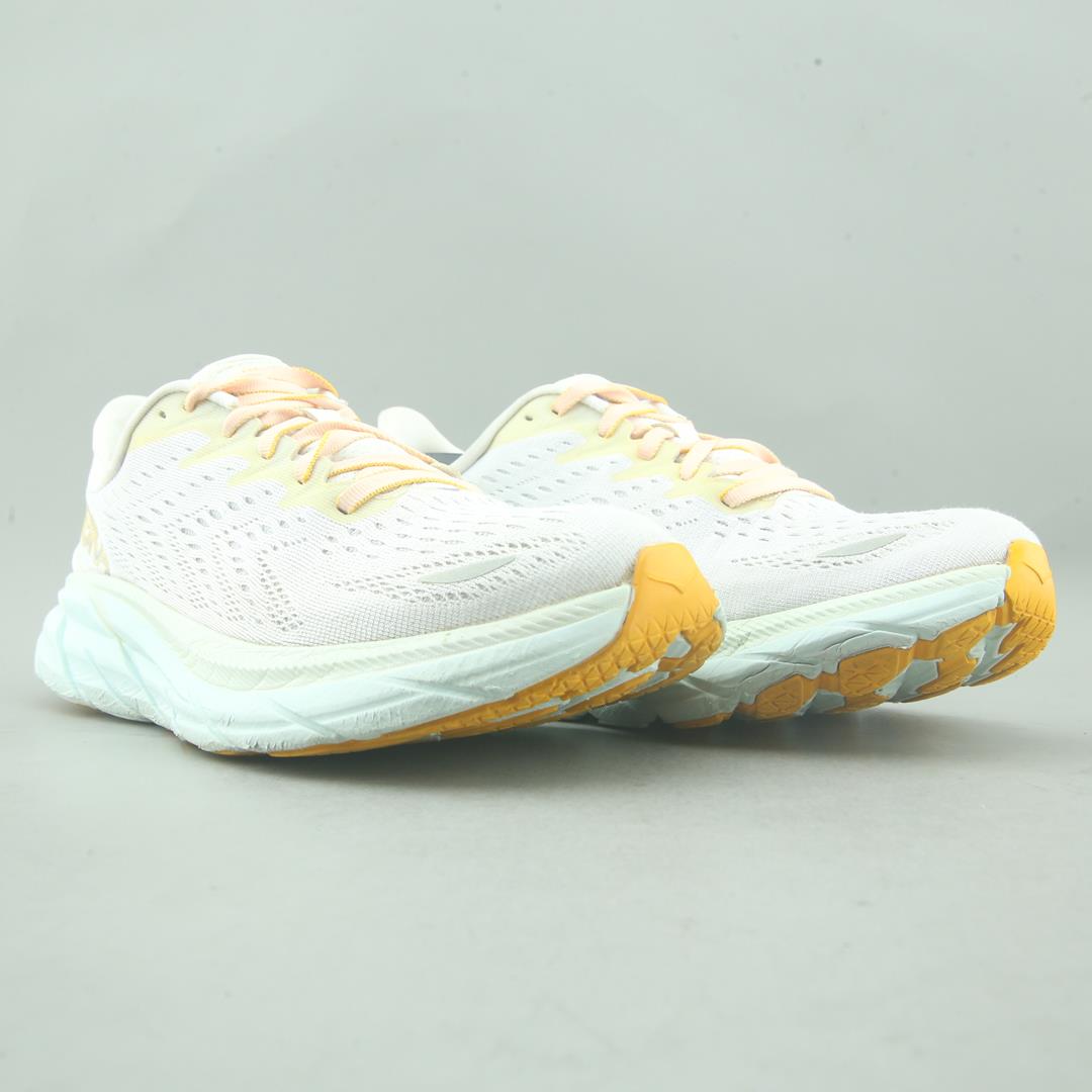HOKA ONE ONE CLIFTON 8