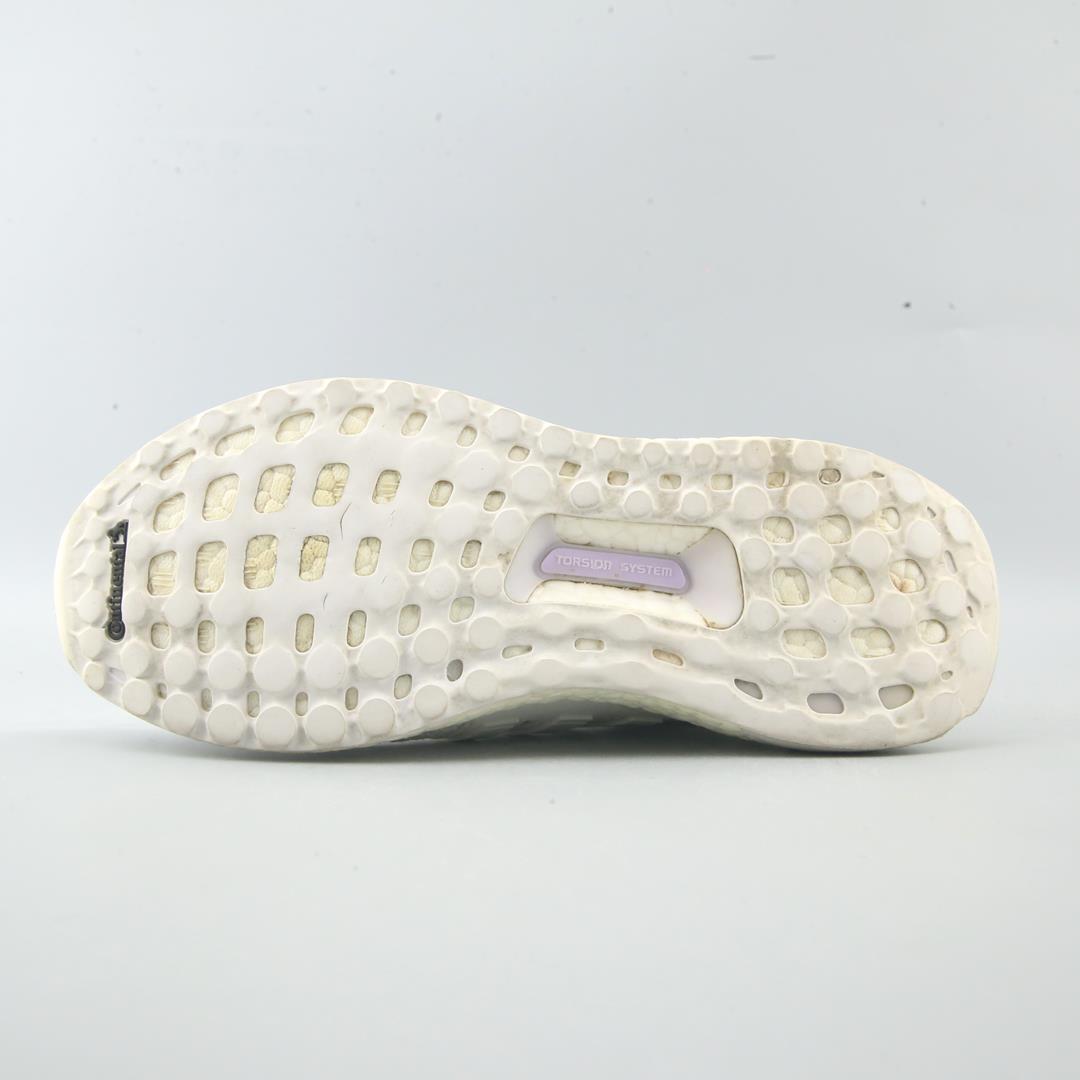 ADIDAS  ULTRA BOOST DNA