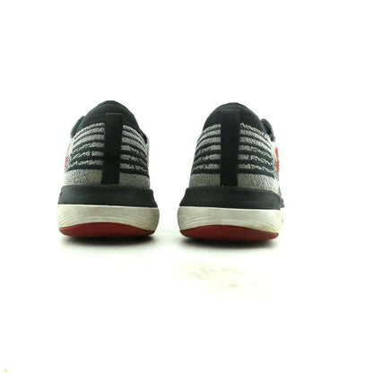 UNDER ARMOUR THREADBORNE  FORTIS