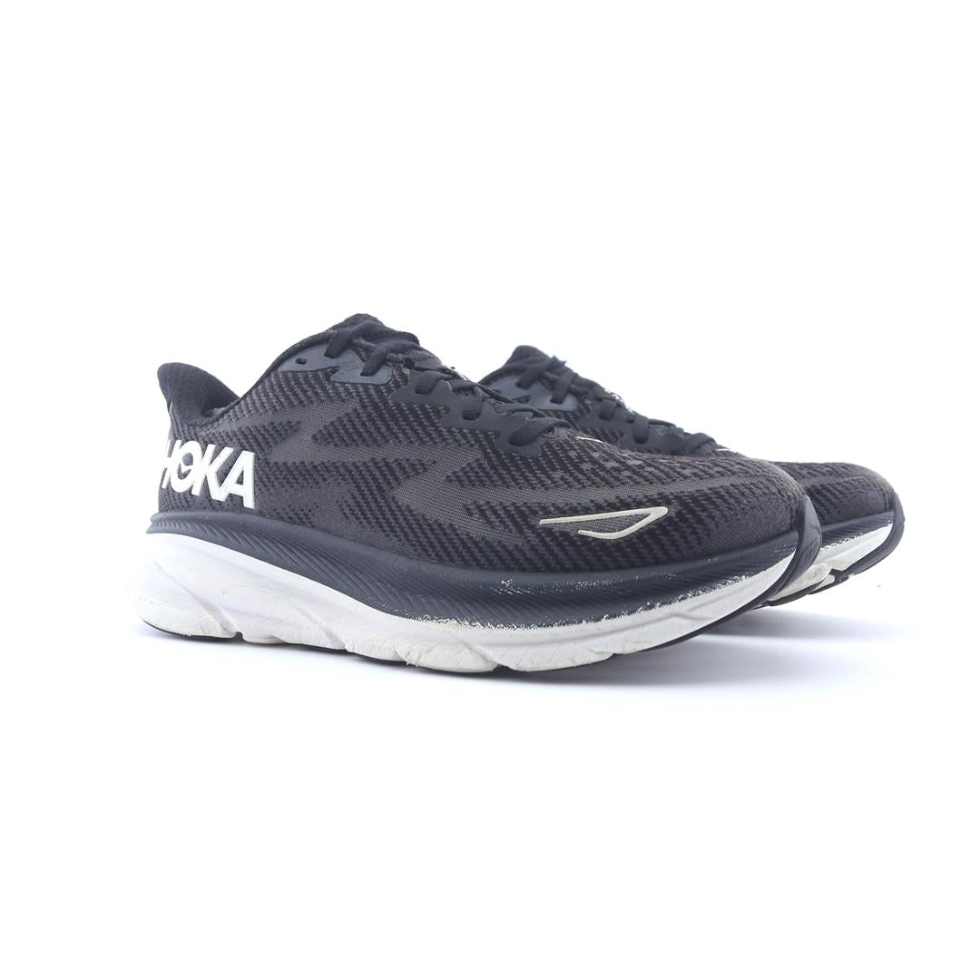 HOKA ONE ONE CLIFTON 9