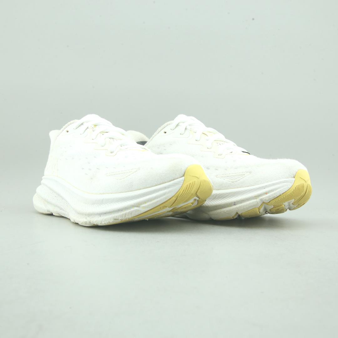 HOKA ONE ONE CLIFTON 9