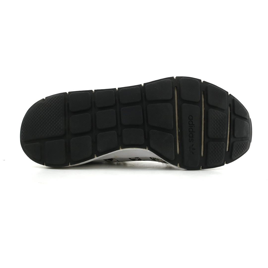 ADIDAS  SWIFT RUN X
