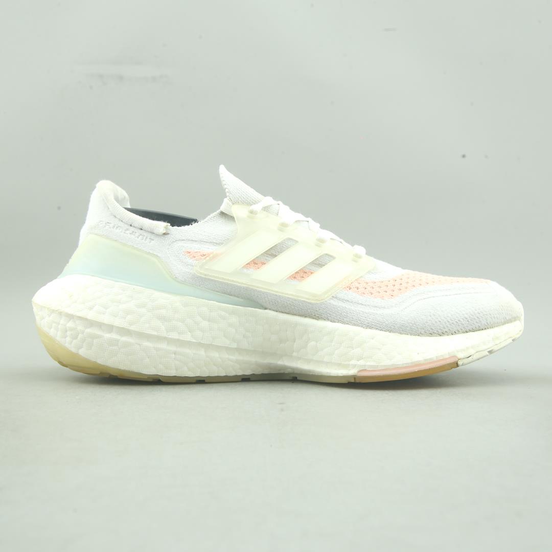 ADIDAS  ULTRA BOOST 21