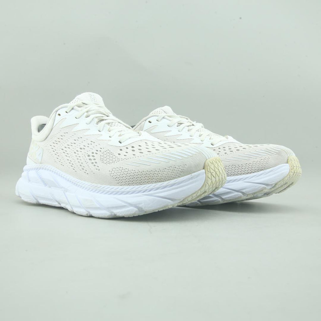 HOKA ONE ONE CLIFTON 7