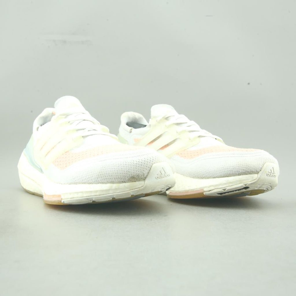 ADIDAS  ULTRA BOOST 21