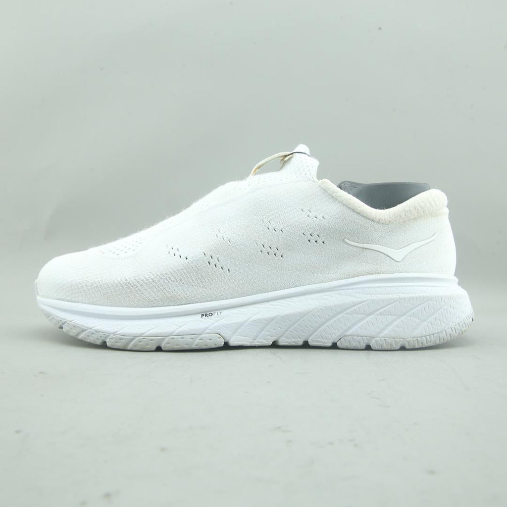 HOKA ONE ONE CAVU 3