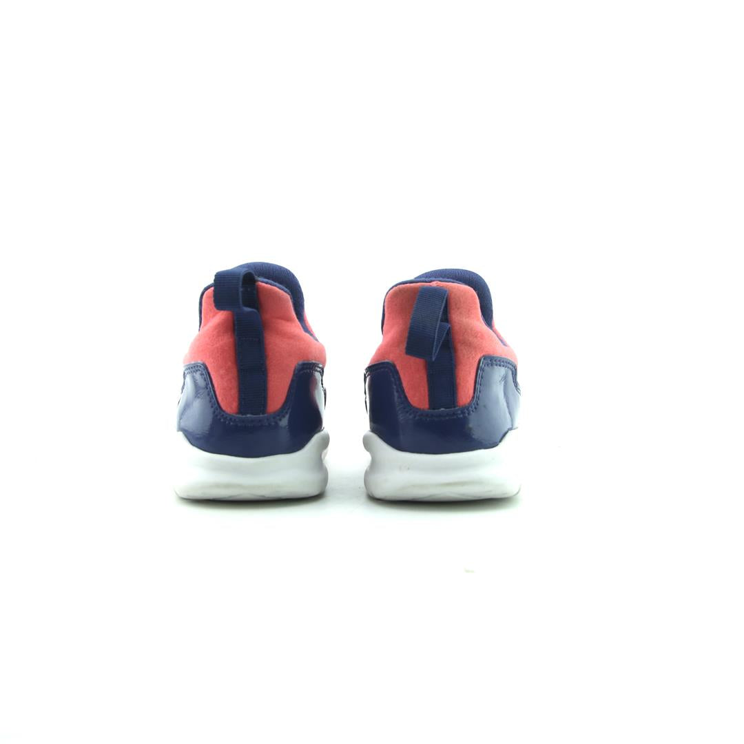 ADIDAS .