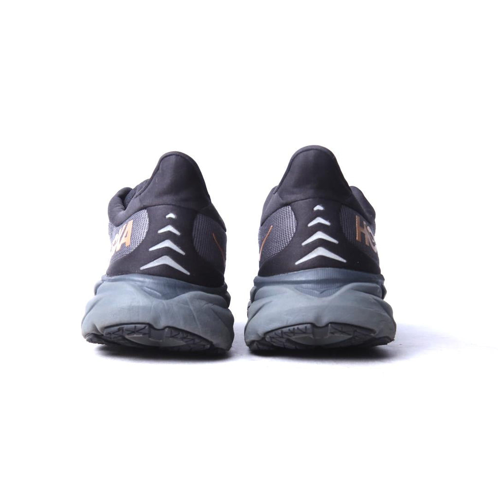 HOKA ONE ONE CLIFTON 8