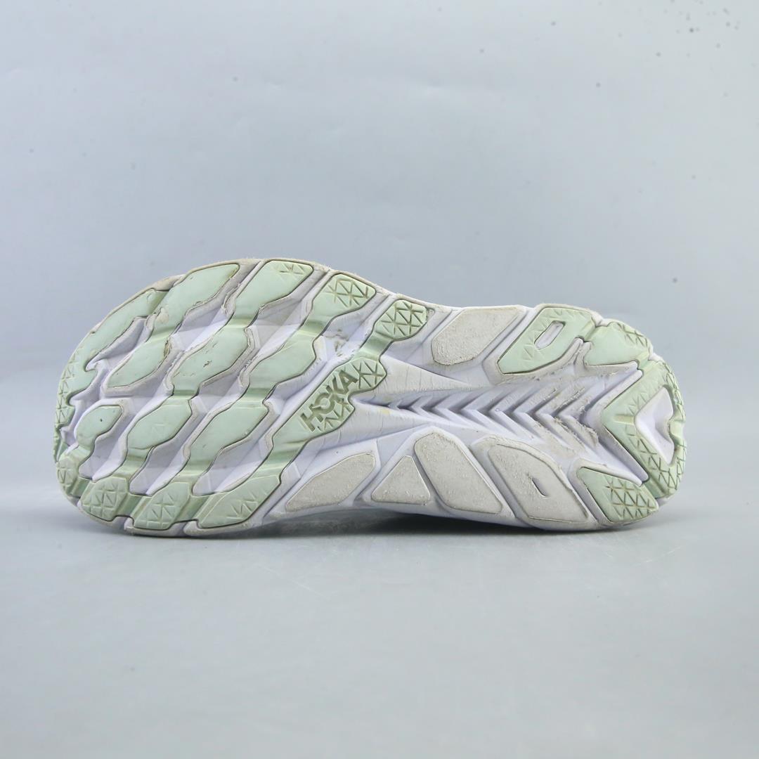 HOKA ONE ONE CLIFTON 8