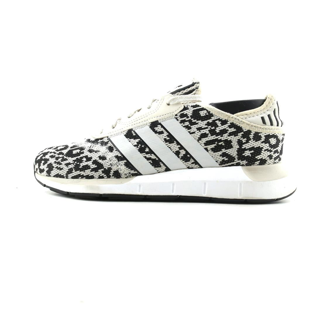 ADIDAS  SWIFT RUN X