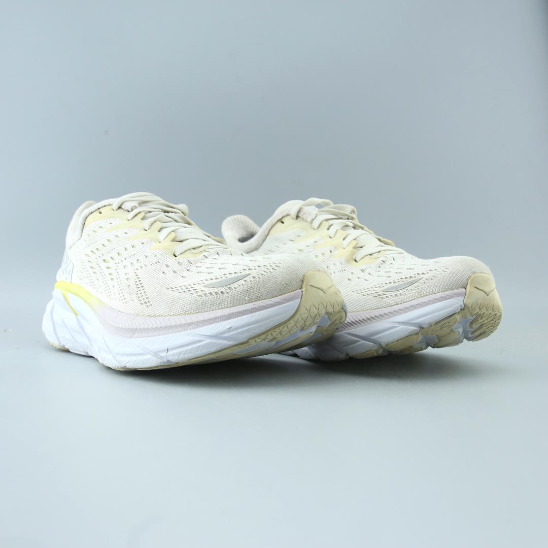 HOKA ONE ONE CLIFTON 8