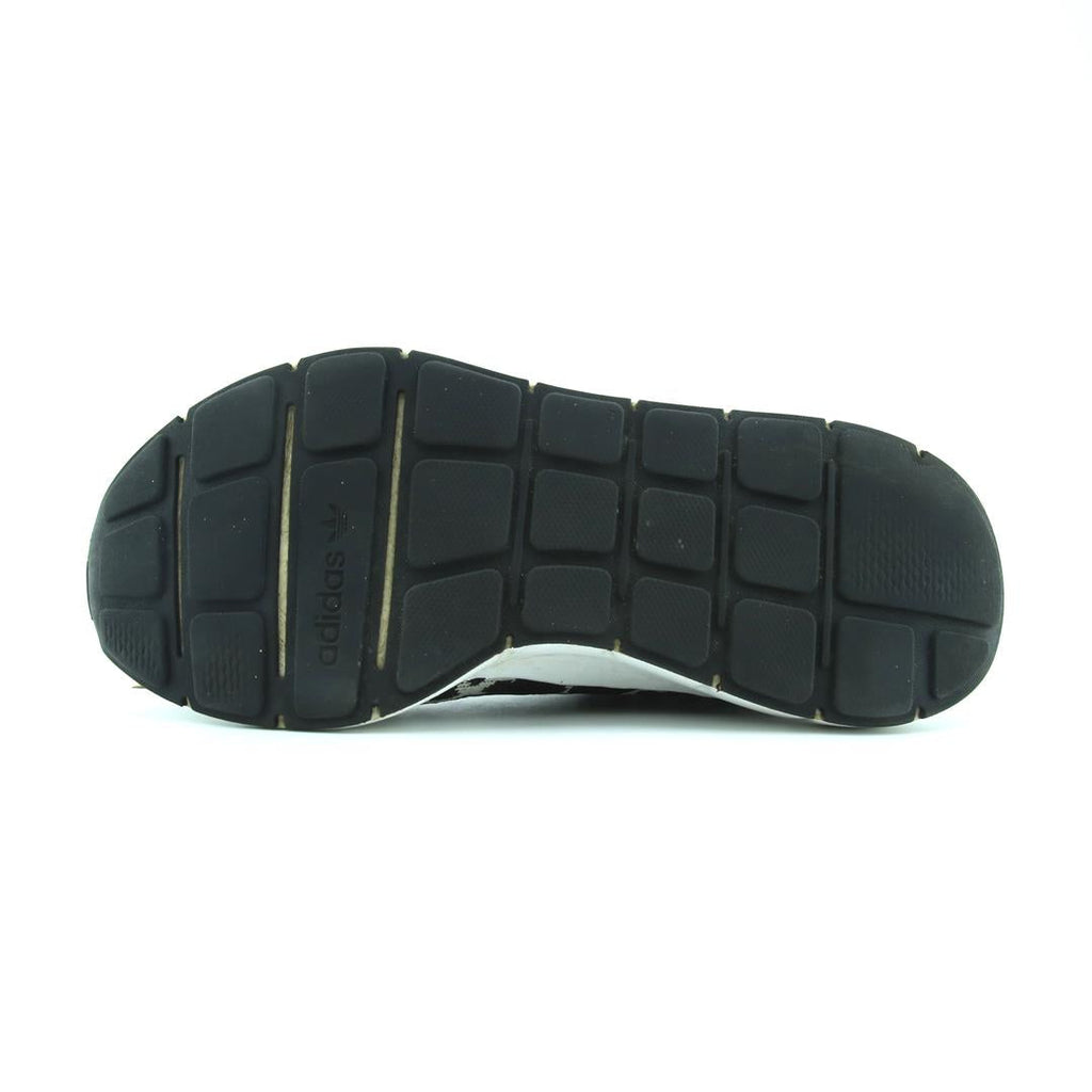 ADIDAS  SWIFT RUN