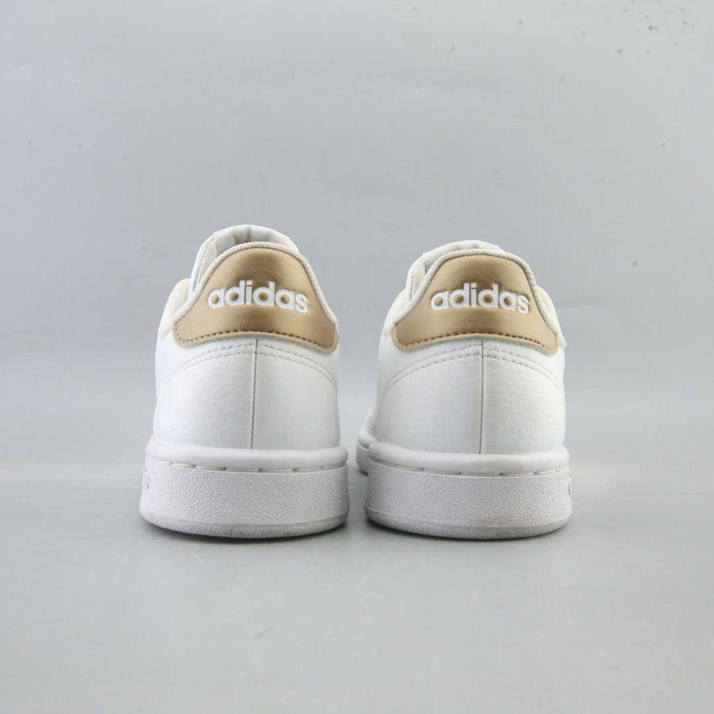 ADIDAS ADVANTAGE