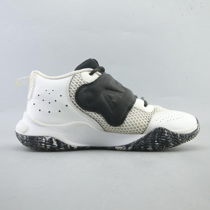 UNDER ARMOUR ZONE BB 2