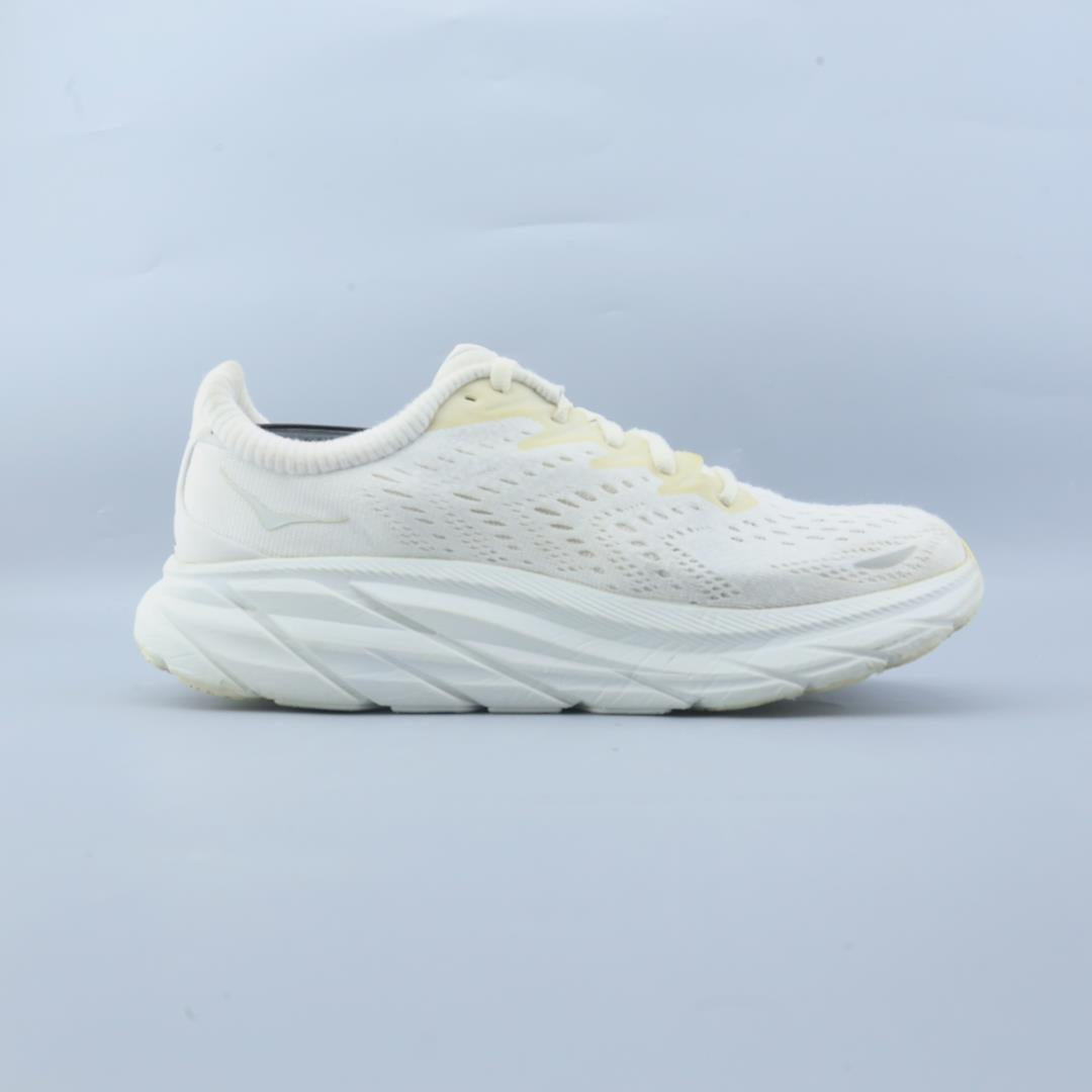 HOKA ONE ONE CLIFTON 8