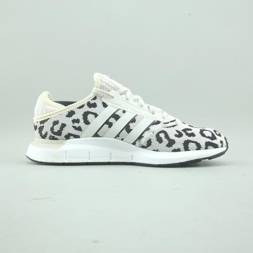 ADIDAS  SWIFT RUN X