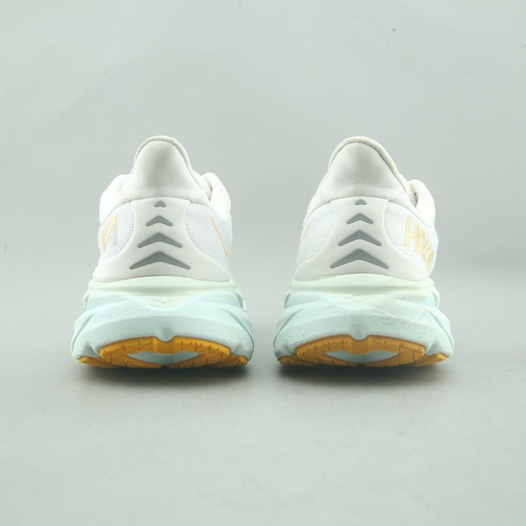HOKA ONE ONE CLIFTON 8