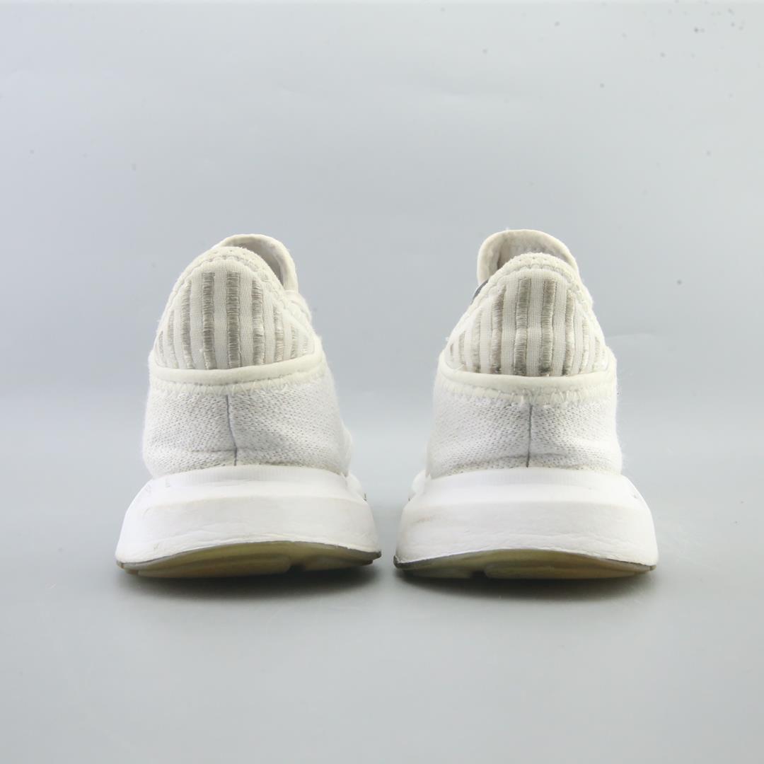 ADIDAS  SWIFT RUN X