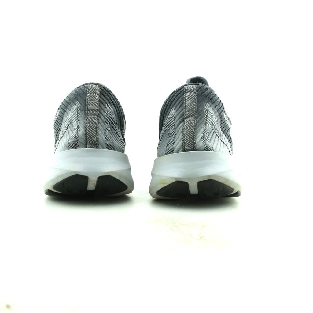 ASICS VERSABLAST