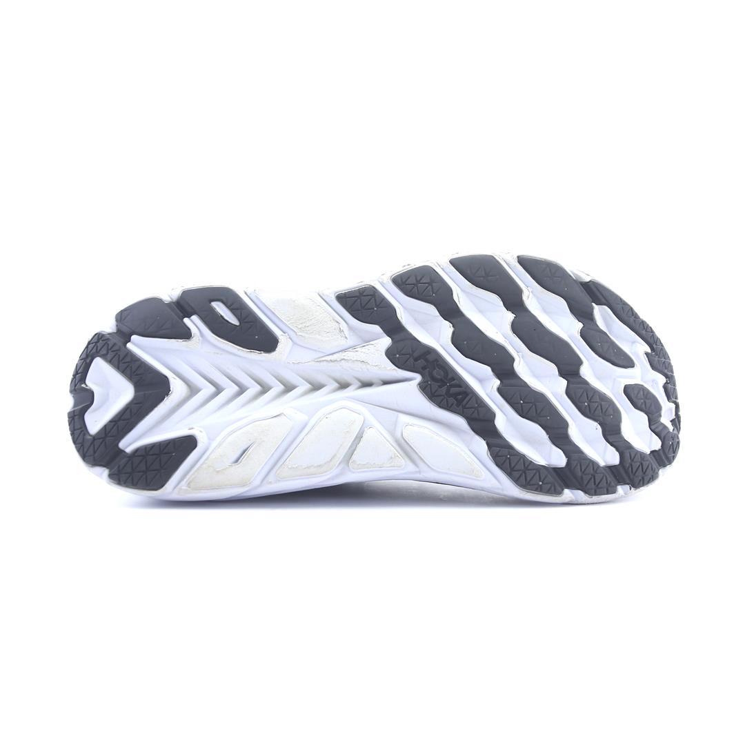 HOKA ONE ONE CLIFTON 8